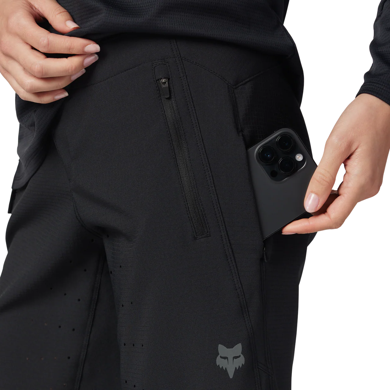 Fox W Defend Short Black - Image 5