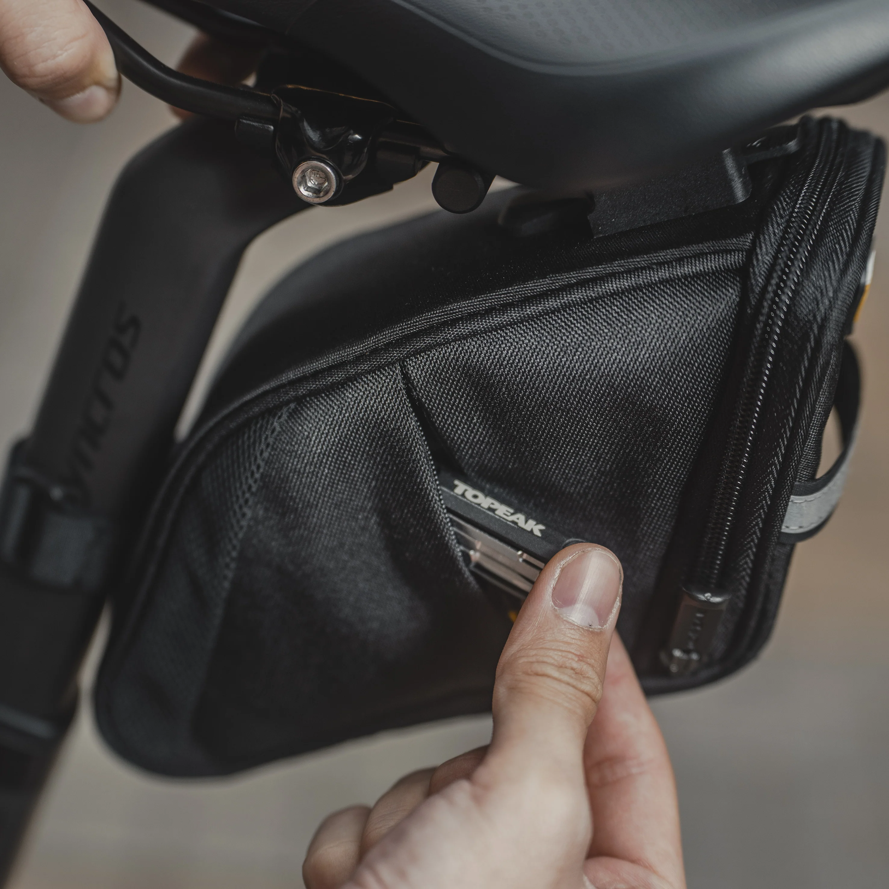 Topeak Aero Wedge Pack DX, Medium - Image 6